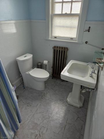 415 15Th Ave, Paterson City, NJ 07504