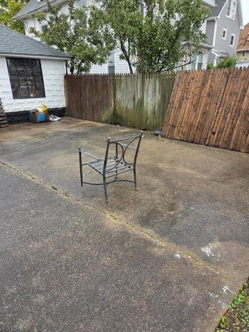 415 15Th Ave, Paterson City, NJ 07504