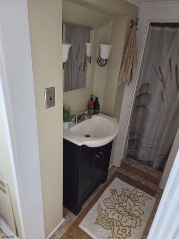 415 15Th Ave, Paterson City, NJ 07504