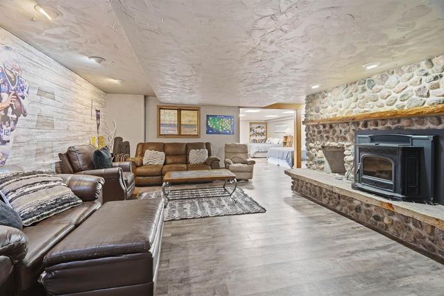 4431 SWALLOW BANKS LANE, Oshkosh, WI 54904