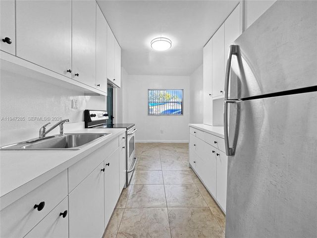 883 SW 10th St 1, Pompano Beach, FL 33060