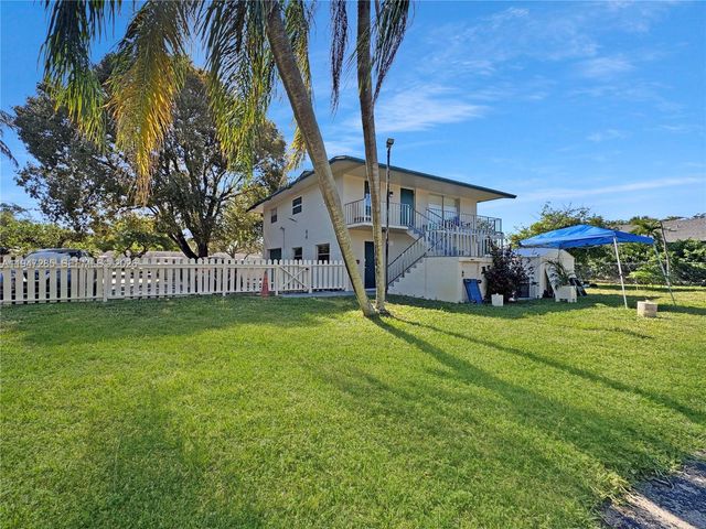 883 SW 10th St 1, Pompano Beach, FL 33060