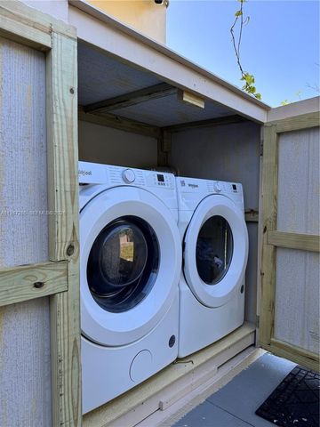 883 SW 10th St 1, Pompano Beach, FL 33060