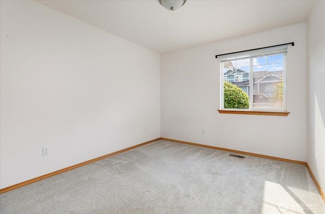 1667 NW Almond Loop, Oak Harbor, WA 98277