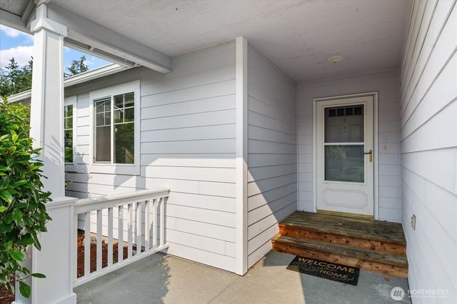 1667 NW Almond Loop, Oak Harbor, WA 98277