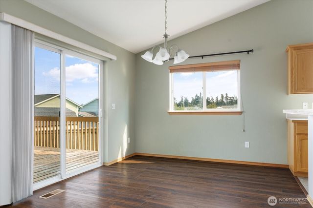 1667 NW Almond Loop, Oak Harbor, WA 98277