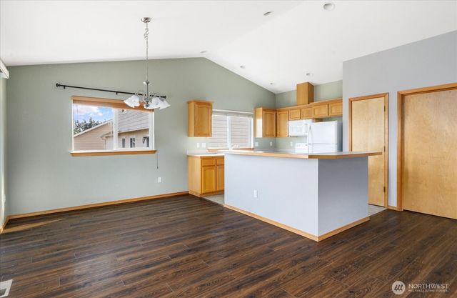 1667 NW Almond Loop, Oak Harbor, WA 98277