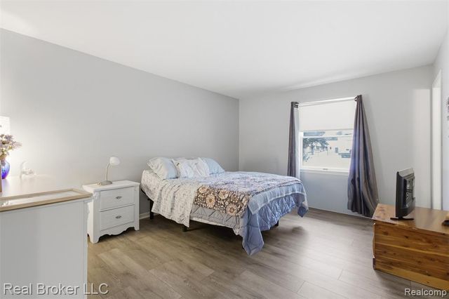 8152 Fox Hollow Road, Goodrich, MI 48438