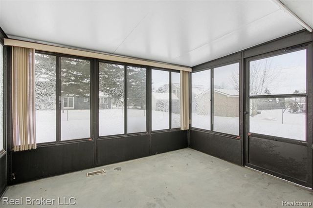 8152 Fox Hollow Road, Goodrich, MI 48438