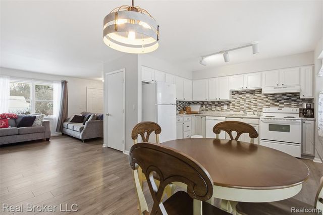 8152 Fox Hollow Road, Goodrich, MI 48438