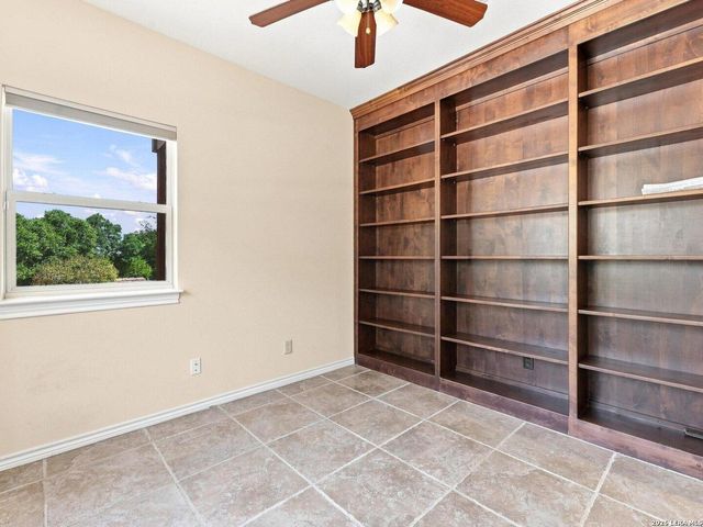114 Cave Cir, Boerne, TX 78006