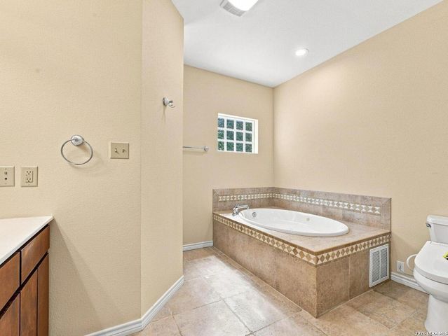 114 Cave Cir, Boerne, TX 78006