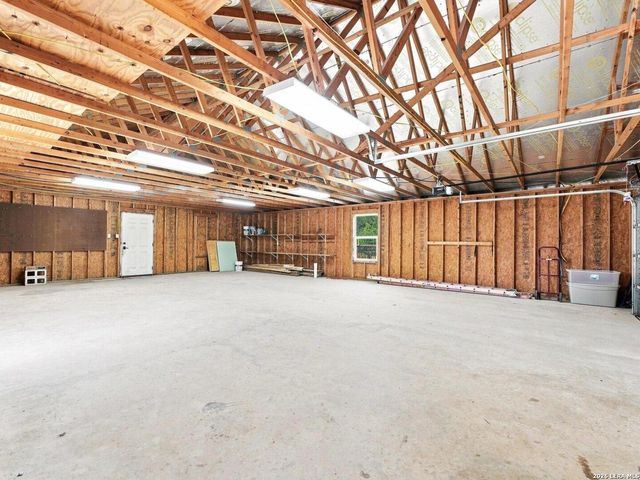 114 Cave Cir, Boerne, TX 78006