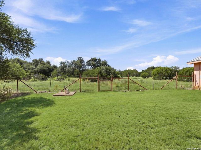 114 Cave Cir, Boerne, TX 78006