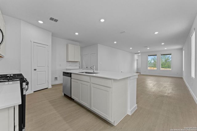 6529 Titan Park, Converse, TX 78109