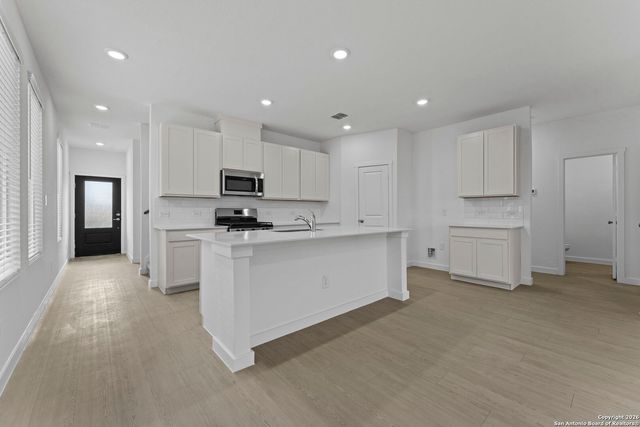 6529 Titan Park, Converse, TX 78109