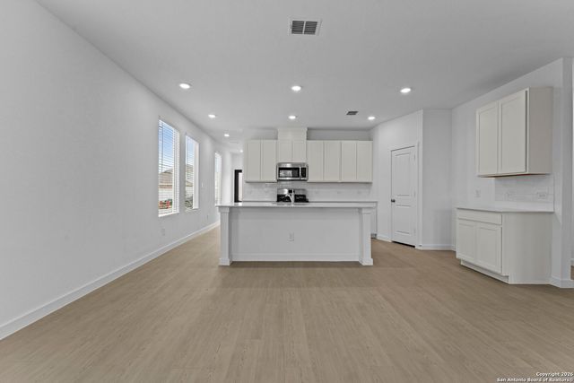 6529 Titan Park, Converse, TX 78109