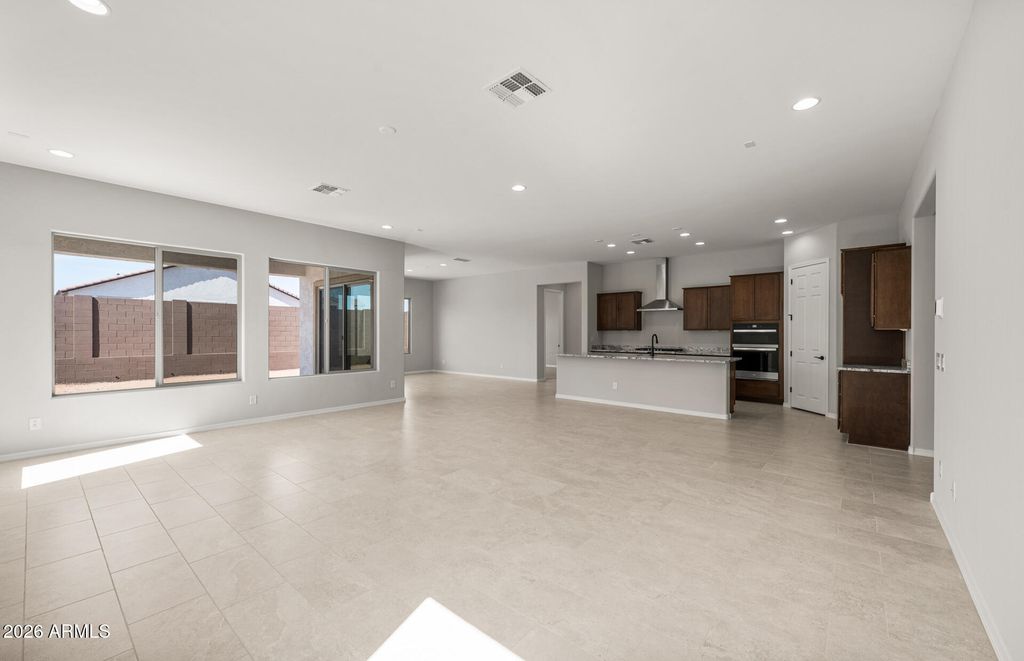 Image 14 of property listing at 25338 N 171ST Lane, Surprise, AZ 85387