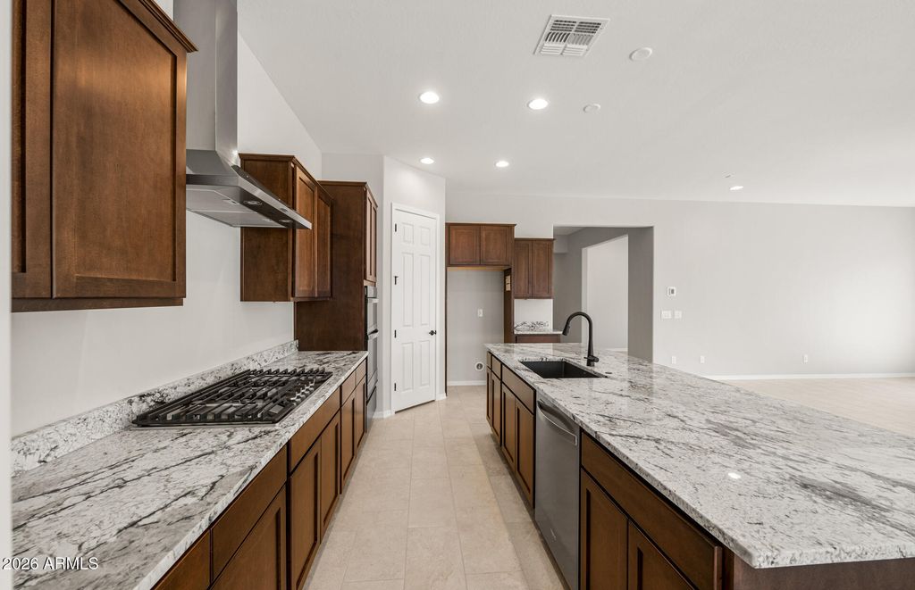 Image 18 of property listing at 25338 N 171ST Lane, Surprise, AZ 85387