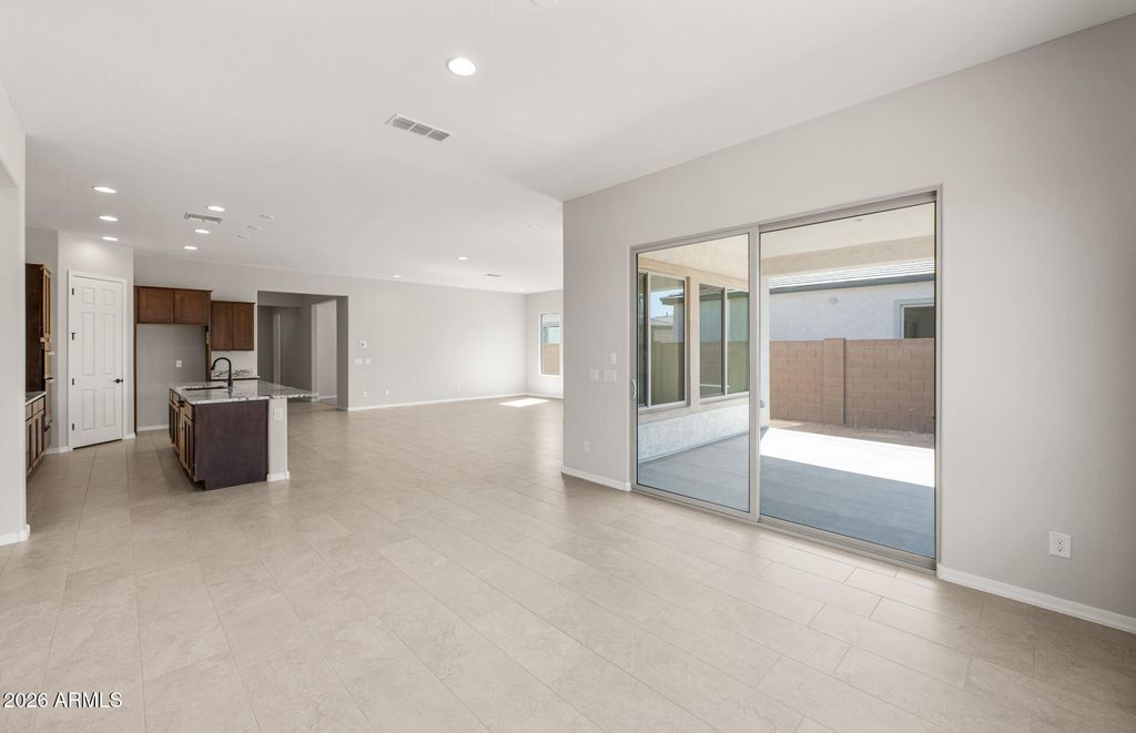 Image 23 of property listing at 25338 N 171ST Lane, Surprise, AZ 85387