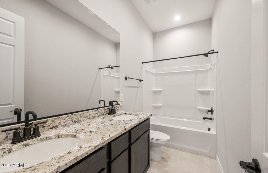 Image 5 of property listing at 25338 N 171ST Lane, Surprise, AZ 85387