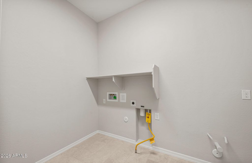Image 9 of property listing at 25338 N 171ST Lane, Surprise, AZ 85387