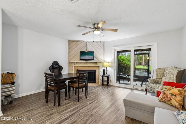 7701 BAYMEADOWS Circle W 1037, Jacksonville, FL 32256
