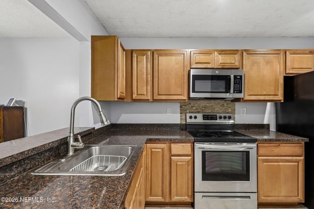 7701 BAYMEADOWS Circle W 1037, Jacksonville, FL 32256