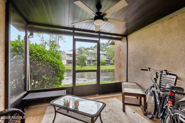 7701 BAYMEADOWS Circle W 1037, Jacksonville, FL 32256