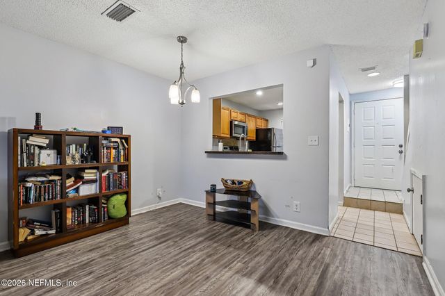 7701 BAYMEADOWS Circle W 1037, Jacksonville, FL 32256
