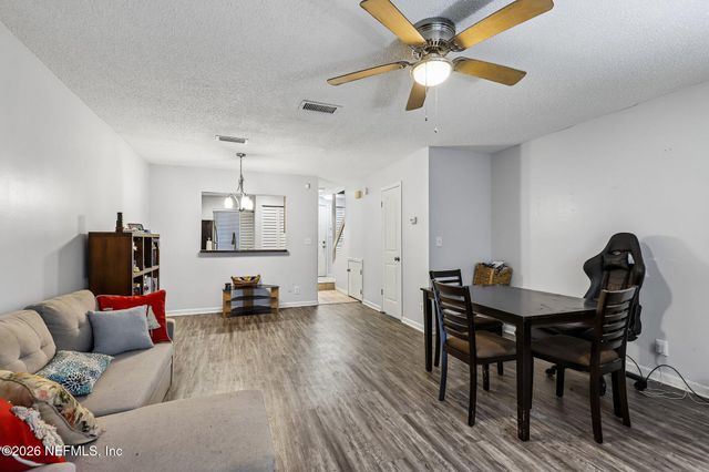 7701 BAYMEADOWS Circle W 1037, Jacksonville, FL 32256