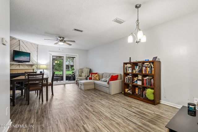 7701 BAYMEADOWS Circle W 1037, Jacksonville, FL 32256