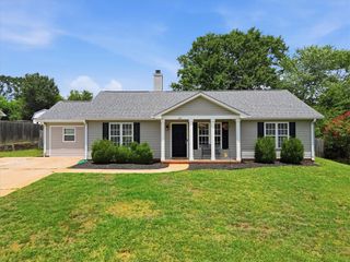 305 Golden Leaf Lane, Simpsonville, SC 29681