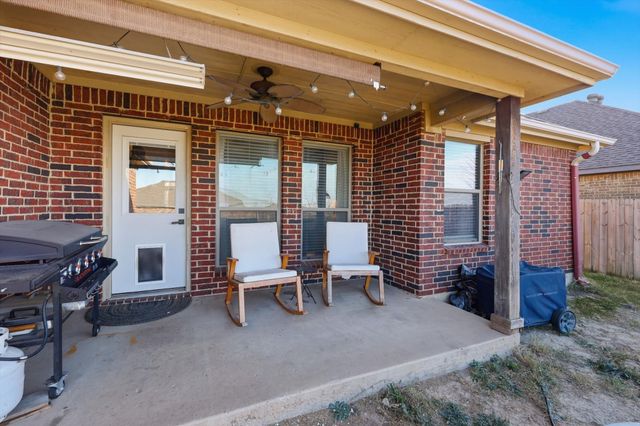 102 Indian Gap Court, Newark, TX 76071