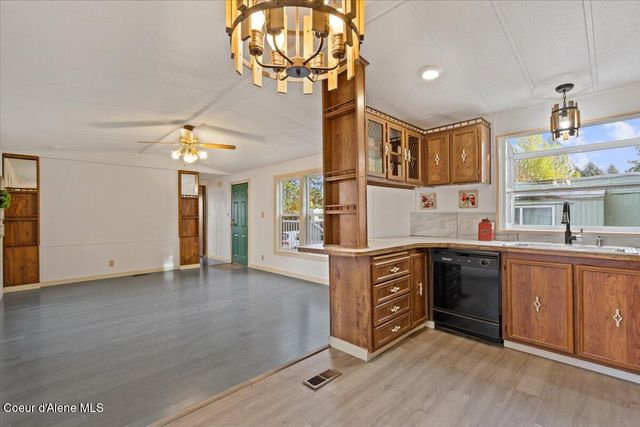 118 E MID TOWN LN, Hayden, ID 83835