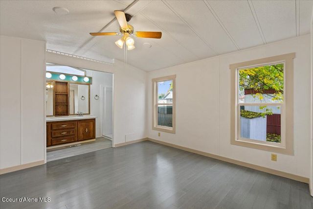 118 E MID TOWN LN, Hayden, ID 83835