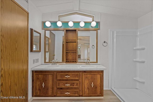 118 E MID TOWN LN, Hayden, ID 83835