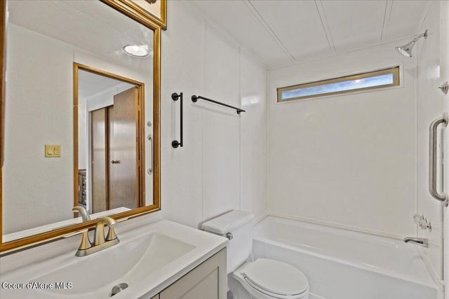 118 E MID TOWN LN, Hayden, ID 83835