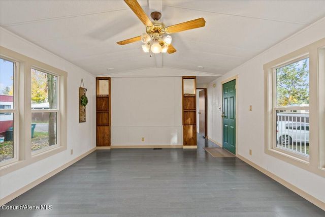 118 E MID TOWN LN, Hayden, ID 83835