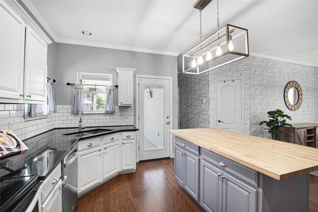10956 Colonial Heights Lane, Fort Worth, TX 76179