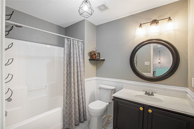 10956 Colonial Heights Lane, Fort Worth, TX 76179