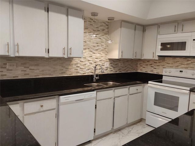 500 TREASURE ISLAND CAUSEWAY 502, Treasure Island, FL 33706