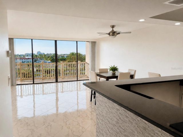 500 TREASURE ISLAND CAUSEWAY 502, Treasure Island, FL 33706