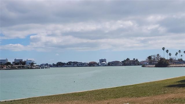 500 TREASURE ISLAND CAUSEWAY 502, Treasure Island, FL 33706