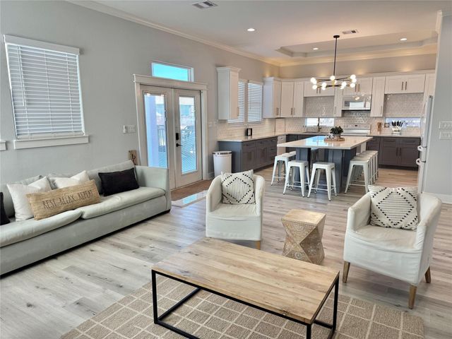 962 Meynig Drive, Crystal Beach, TX 77650