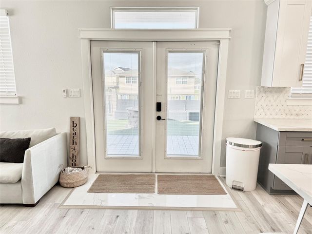 962 Meynig Drive, Crystal Beach, TX 77650