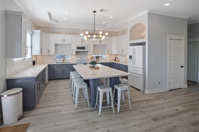 962 Meynig Drive, Crystal Beach, TX 77650