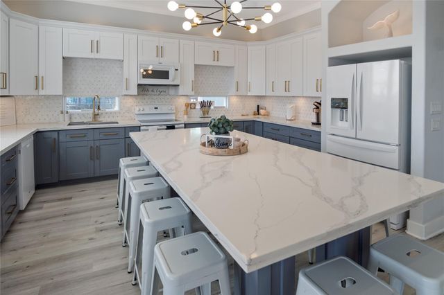 962 Meynig Drive, Crystal Beach, TX 77650