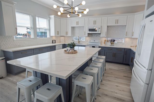 962 Meynig Drive, Crystal Beach, TX 77650