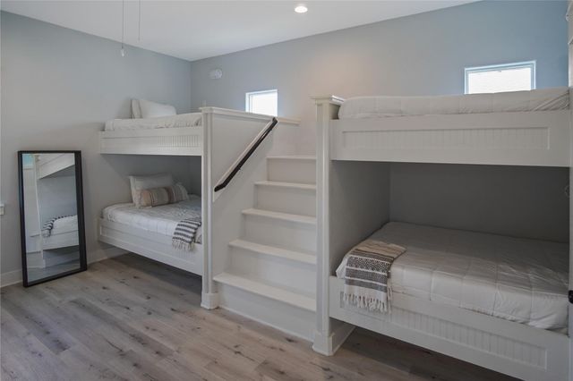 962 Meynig Drive, Crystal Beach, TX 77650